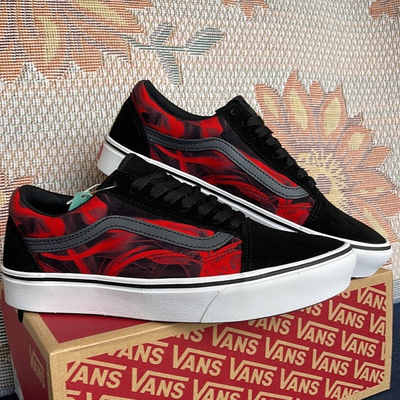 Vans Comfycush Old School 
After Dark Black/Red
VNOA5DYCY09
WMNS sneakers - Picture 8 of 16